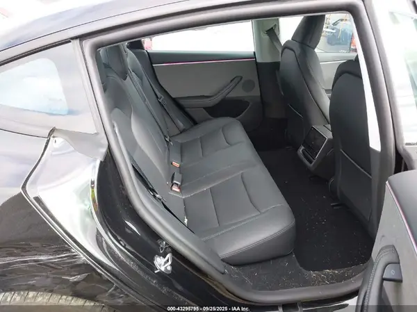 5YJ3E1EA3SF028952 2025 TESLA MODEL 3 - Image 8