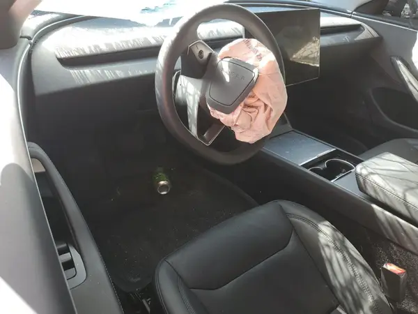 5YJ3E1EA3SF029471 2025 TESLA MODEL 3 - Image 8