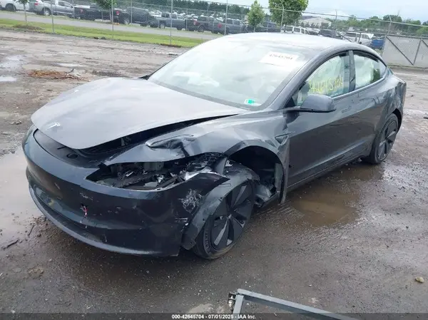 5YJ3E1EA3SF032029 2025 TESLA MODEL 3 - Image 2