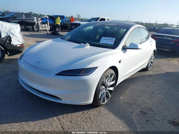 5YJ3E1EA3SF034444 2025 TESLA MODEL 3 - Image 2
