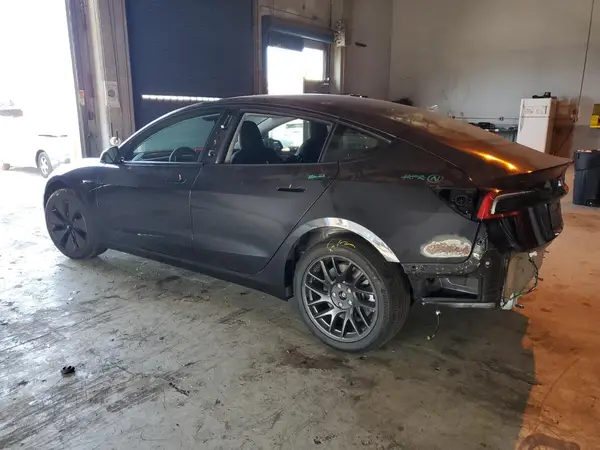 5YJ3E1EA3SF035271 2025 TESLA MODEL 3 - Image 2