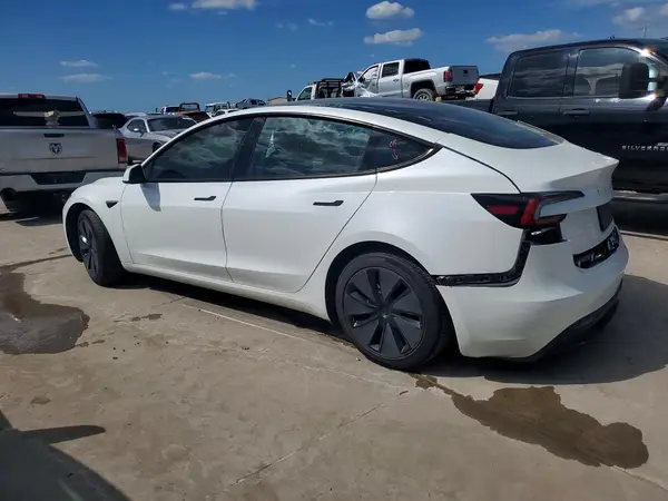 5YJ3E1EA3SF035643 2025 TESLA MODEL 3 - Image 2
