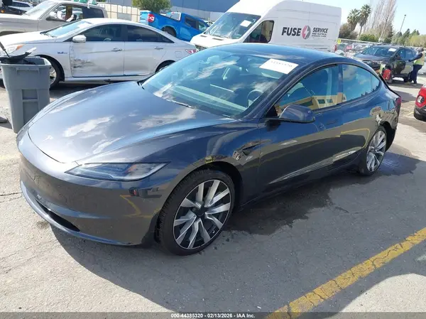 5YJ3E1EA3SF037876 2025 TESLA MODEL 3 - Image 2
