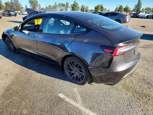 5YJ3E1EA3SF038252 2025 TESLA MODEL 3 - Image 2