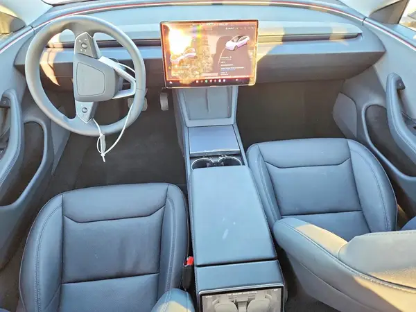 5YJ3E1EA3SF038252 2025 TESLA MODEL 3 - Image 8
