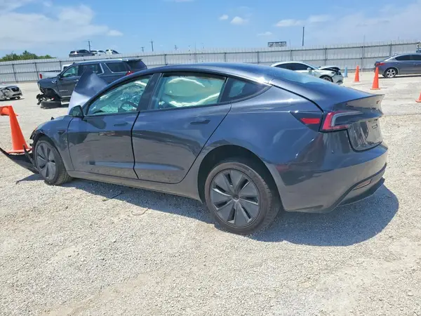 5YJ3E1EA3SF045735 2025 TESLA MODEL 3 - Image 2