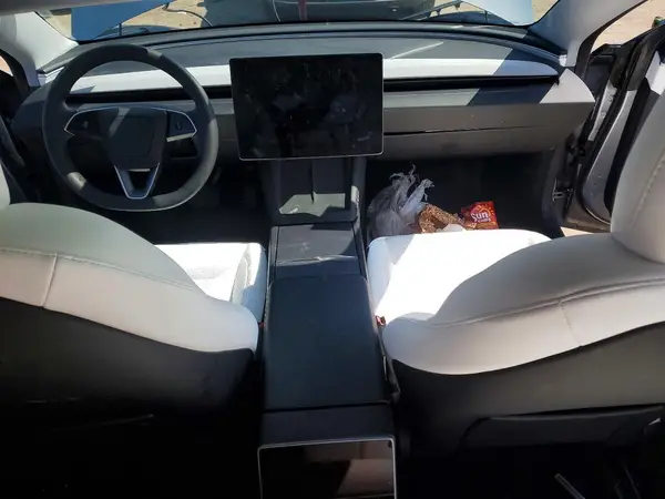 5YJ3E1EA3SF048585 2025 TESLA MODEL 3 - Image 8