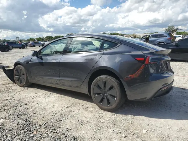 5YJ3E1EA3SF050465 2025 TESLA MODEL 3 - Image 2