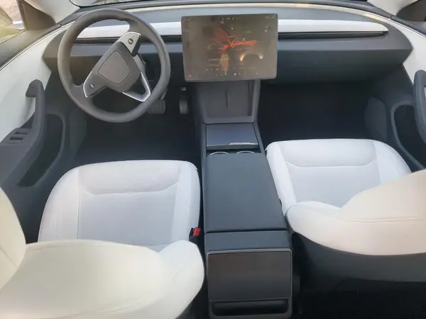 5YJ3E1EA3SF054385 2025 TESLA MODEL 3 - Image 8