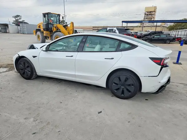 5YJ3E1EA3SF060333 2025 TESLA MODEL 3 - Image 2