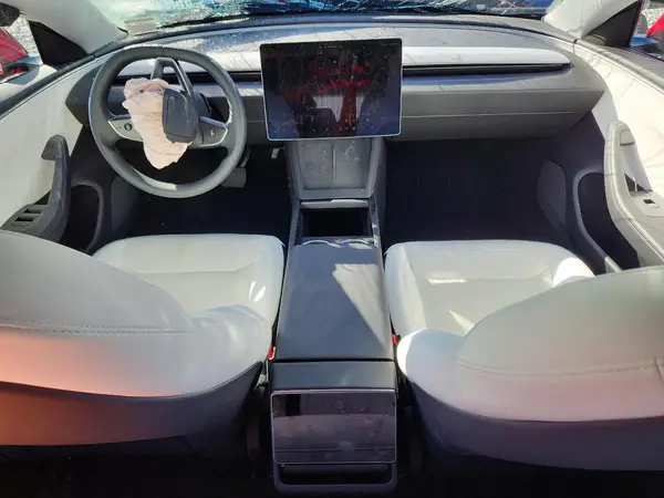 5YJ3E1EA3SF065841 2025 TESLA MODEL 3 - Image 8