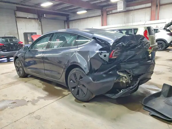 5YJ3E1EA3SF071686 2025 TESLA MODEL 3 - Image 2
