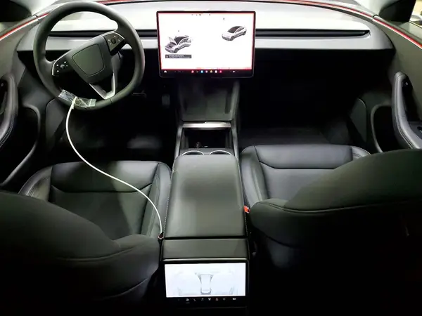 5YJ3E1EA3SF071686 2025 TESLA MODEL 3 - Image 8