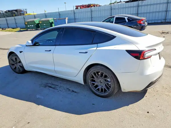 5YJ3E1EA3SF078749 2025 TESLA MODEL 3 - Image 2