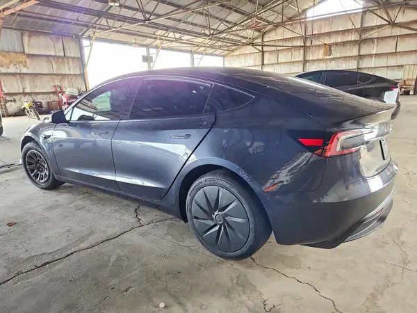 5YJ3E1EA3SF127710 2025 TESLA MODEL 3 - Image 2