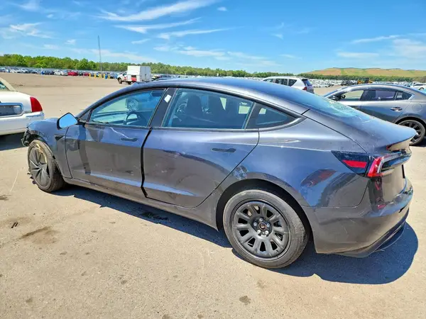 5YJ3E1EA3SF134530 2025 TESLA MODEL 3 - Image 2
