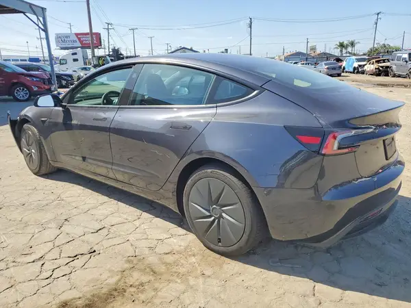 5YJ3E1EA3SF138741 2025 TESLA MODEL 3 - Image 2