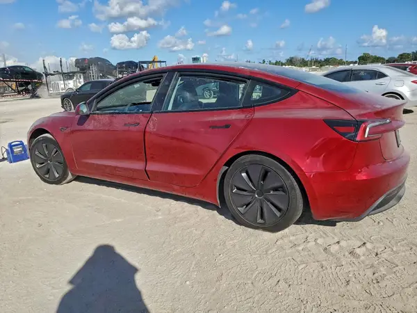 5YJ3E1EA3SF884588 2025 TESLA MODEL 3 - Image 2
