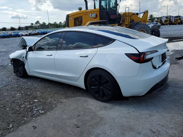 5YJ3E1EA3SF887135 2025 TESLA MODEL 3 - Image 2