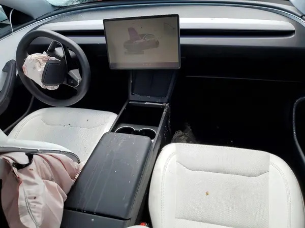 5YJ3E1EA3SF887135 2025 TESLA MODEL 3 - Image 8