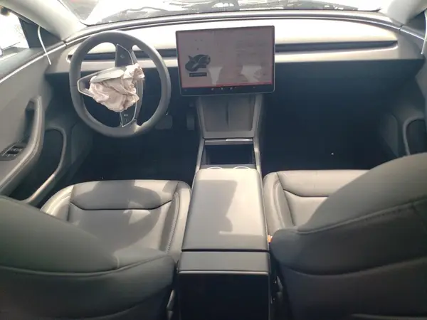 5YJ3E1EA3SF889774 2025 TESLA MODEL 3 - Image 8