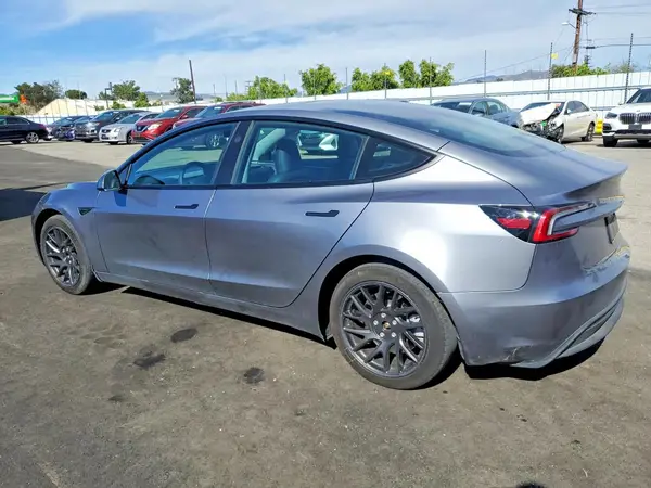 5YJ3E1EA3SF890293 2025 TESLA MODEL 3 - Image 2