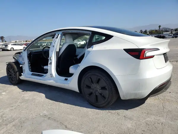 5YJ3E1EA3SF893954 2025 TESLA MODEL 3 - Image 2