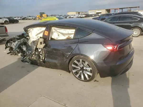 5YJ3E1EA3SF899298 2025 TESLA MODEL 3 - Image 2