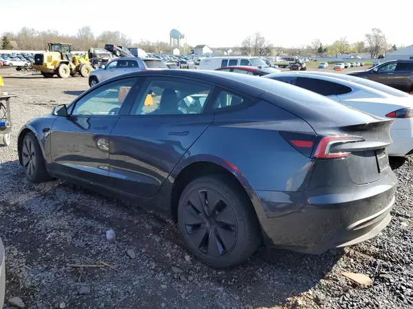 5YJ3E1EA3SF902149 2025 TESLA MODEL 3 - Image 2