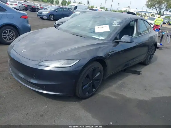 5YJ3E1EA3SF912809 2025 TESLA MODEL 3 - Image 2
