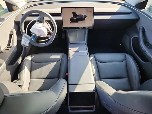 5YJ3E1EA3SF913958 2025 TESLA MODEL 3 - Image 8