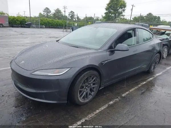 5YJ3E1EA3SF921414 2025 TESLA MODEL 3 - Image 2