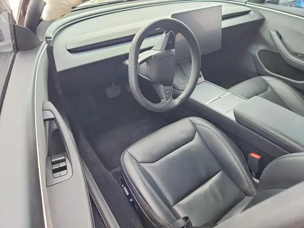 5YJ3E1EA3SF923177 2025 TESLA MODEL 3 - Image 8