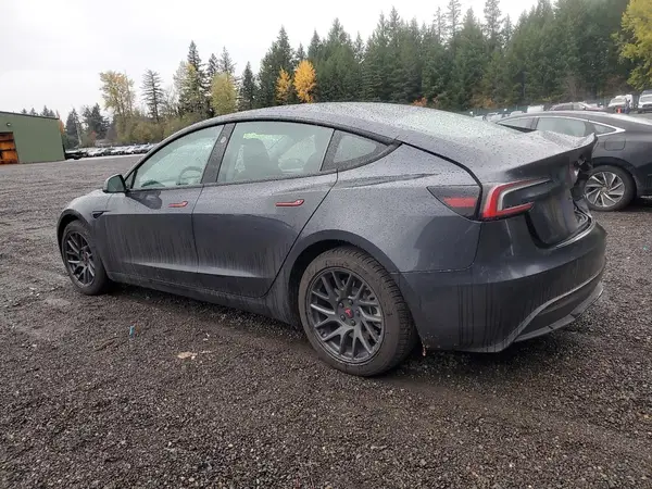 5YJ3E1EA3SF924944 2025 TESLA MODEL 3 - Image 2