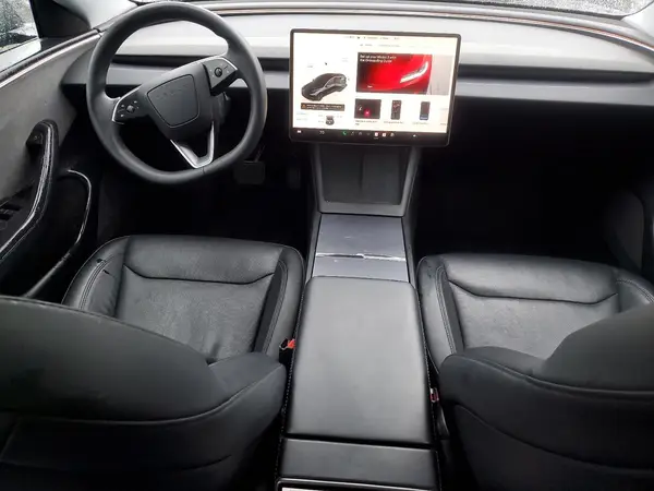 5YJ3E1EA3SF924944 2025 TESLA MODEL 3 - Image 8