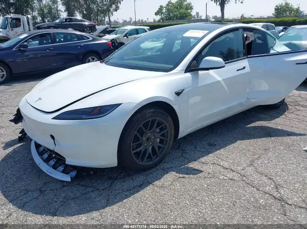 5YJ3E1EA3SF929514 2025 TESLA MODEL 3 - Image 2