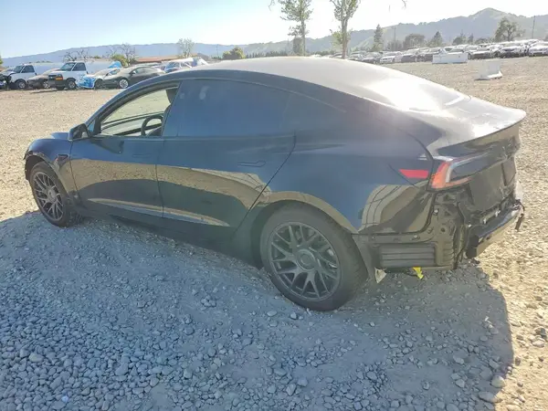 5YJ3E1EA3SF932042 2025 TESLA MODEL 3 - Image 2
