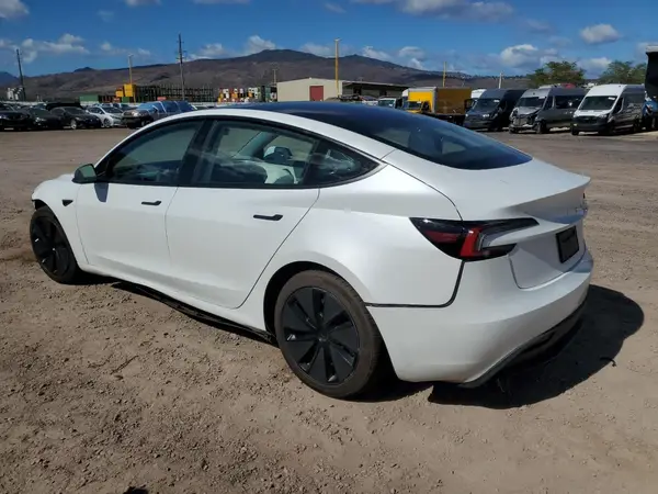 5YJ3E1EA3SF933594 2025 TESLA MODEL 3 - Image 2