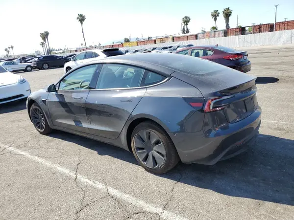 5YJ3E1EA3SF935460 2025 TESLA MODEL 3 - Image 2