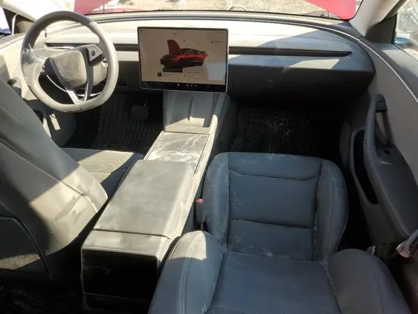 5YJ3E1EA3SF939525 2025 TESLA MODEL 3 - Image 8