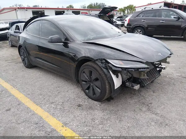 5YJ3E1EA3SF940674 2025 TESLA MODEL 3 - Image 1