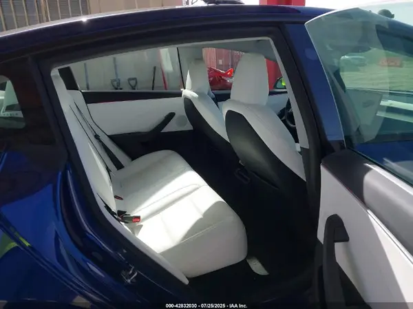 5YJ3E1EA3SF942487 2025 TESLA MODEL 3 - Image 8
