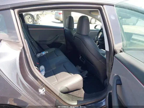 5YJ3E1EA3SF951271 2025 TESLA MODEL 3 - Image 8