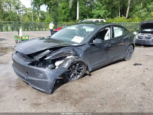 5YJ3E1EA3SF951335 2025 TESLA MODEL 3 - Image 2