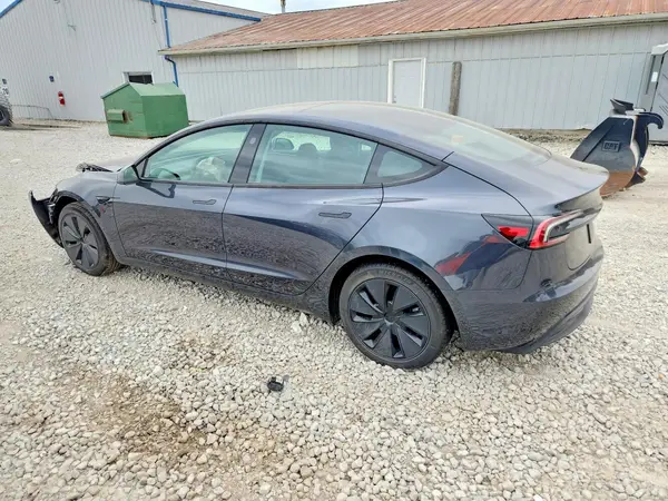 5YJ3E1EA3SF952436 2025 TESLA MODEL 3 - Image 2