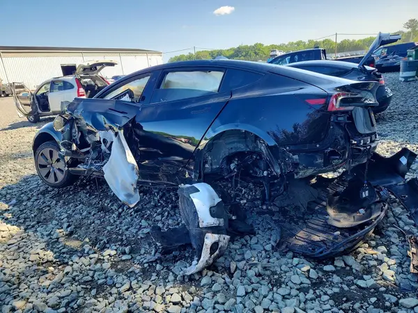 5YJ3E1EA3SF966126 2025 TESLA MODEL 3 - Image 2