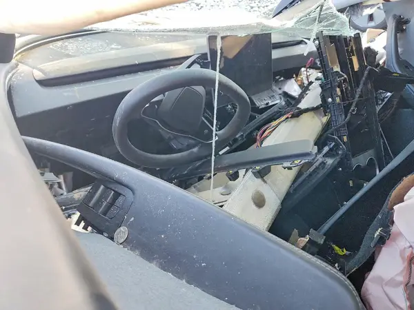 5YJ3E1EA3SF966126 2025 TESLA MODEL 3 - Image 8
