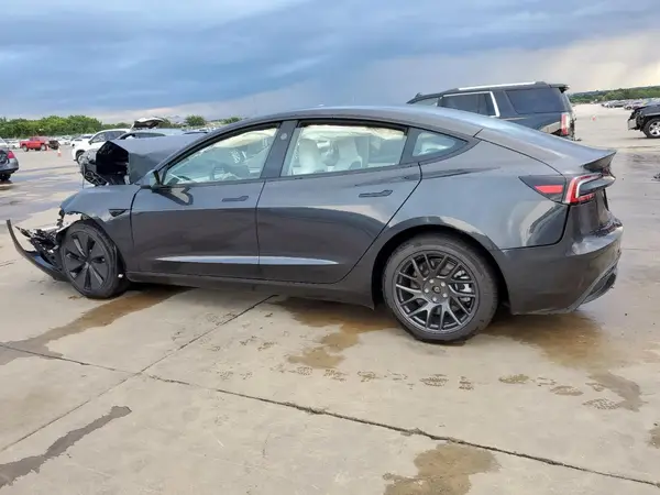 5YJ3E1EA3SF968586 2025 TESLA MODEL 3 - Image 2