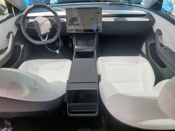 5YJ3E1EA3SF968586 2025 TESLA MODEL 3 - Image 8