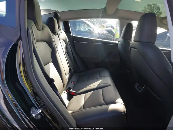 5YJ3E1EA3SF968930 2025 TESLA MODEL 3 - Image 8